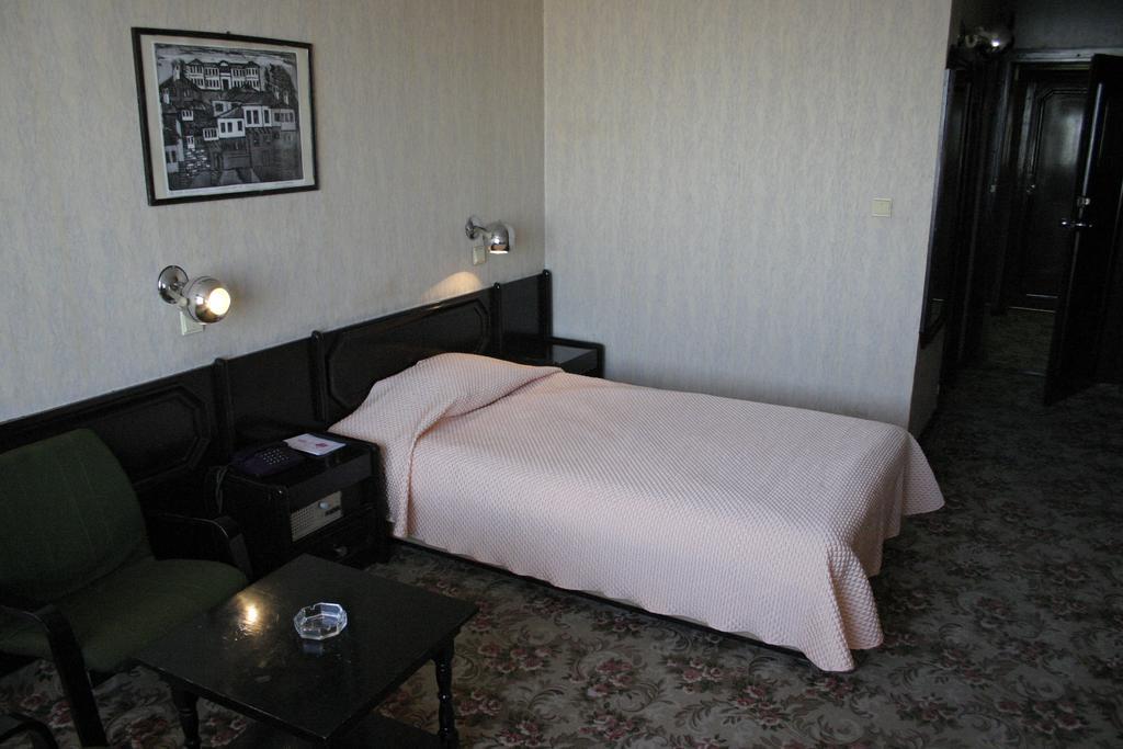 Hotel Bulgaria Dobrich Quarto foto