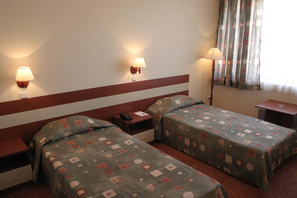 Hotel Bulgaria Dobrich Quarto foto