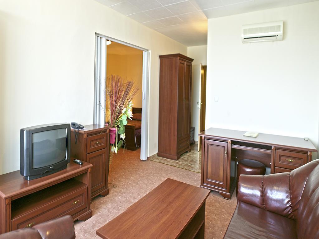Hotel Bulgaria Dobrich Quarto foto